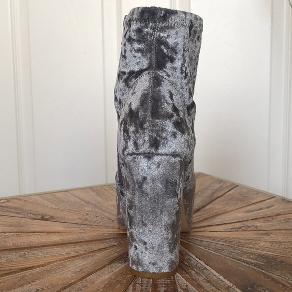 NWT Size 10 Shoe Dazzle Gray Velvet Heeled Booties - Picture 3 of 8